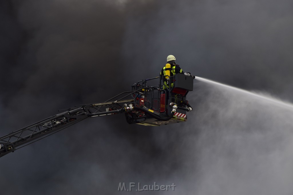 Grossbrand Halle Troisdorf Kriegsdorf Junkersring P058.JPG - Miklos Laubert